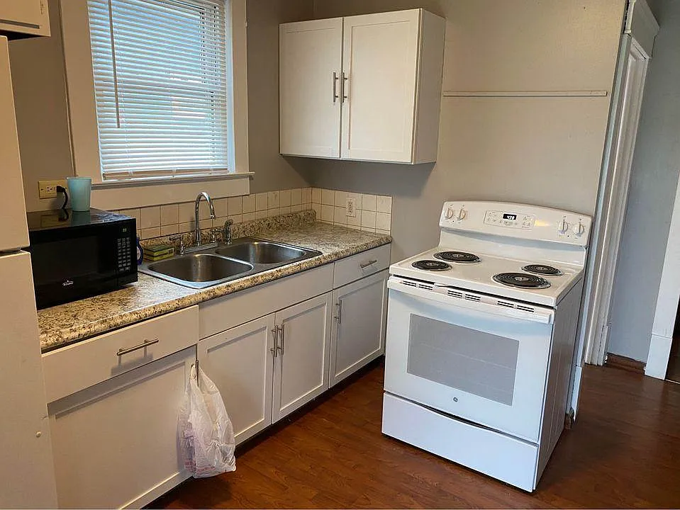 440 E Voris St — Photo 2