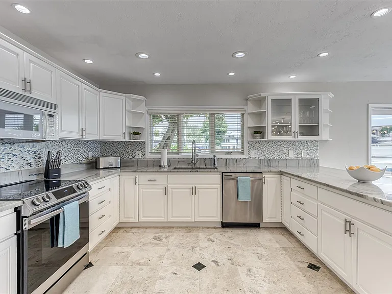 616 1st Key Dr — Photo 17
