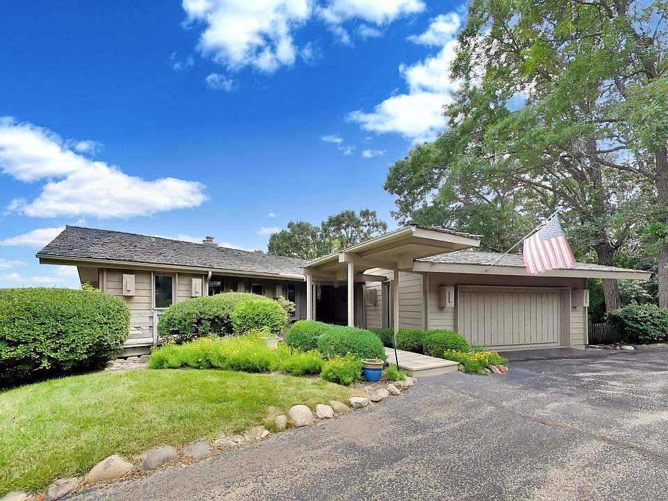 1st image of 24283 N Grandview Dr