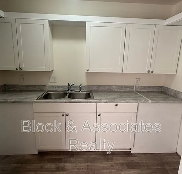 605 Sunset Ave #7 — Photo 2