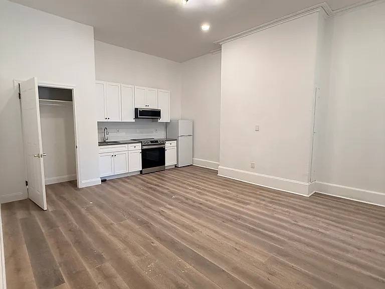 1203 Spruce St #2F — Photo 1