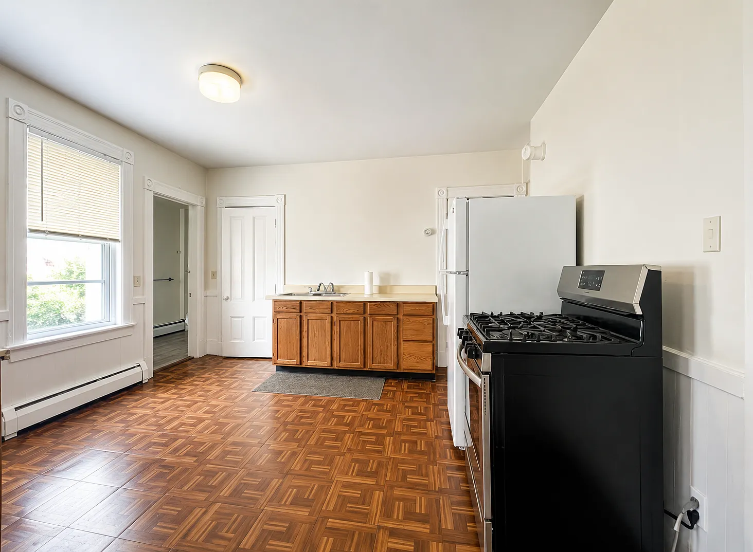 2 bed, 1300 sqft, $2,240 — Photo 4