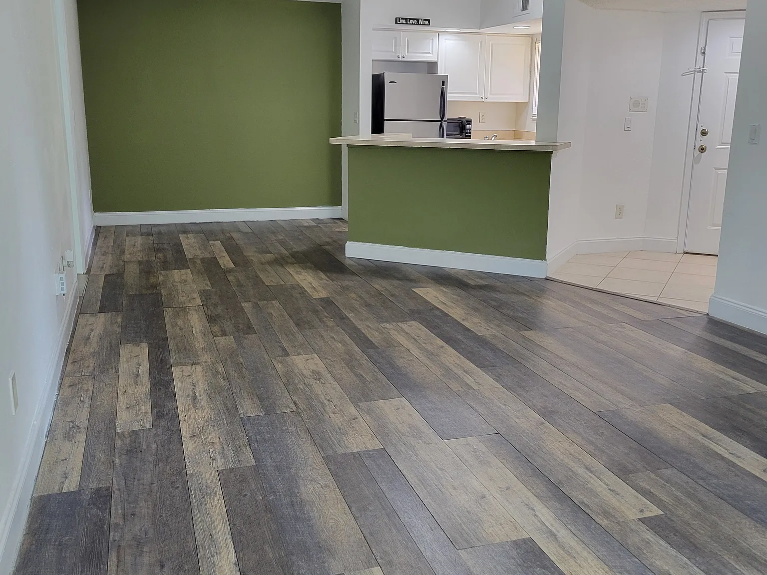 4512 Commander Dr — Photo 2