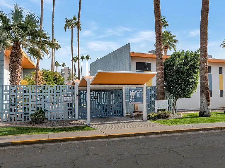 The Phoenix Apartments on 6th Avenue — Photo 22