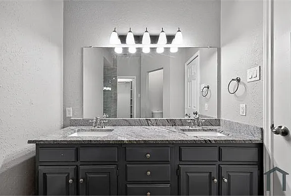 7105 Alissa Dr — Photo 17