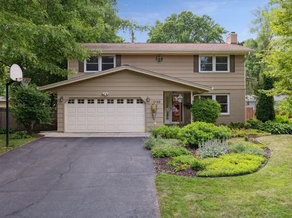 10148 Johnson Ave S, Bloomington, MN 55437