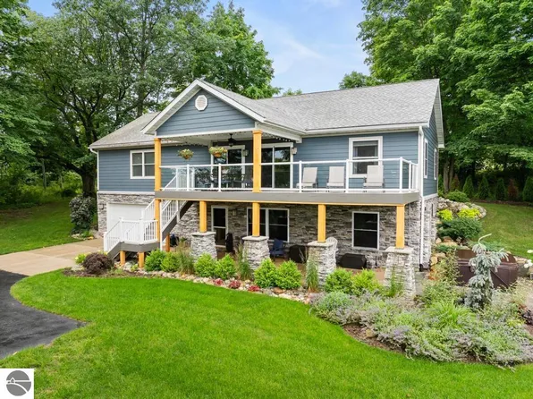755 Blue Water Trl Pvt, Boyne City, MI 49712