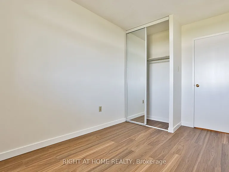 35 Sunny Glenway #302 — Photo 19