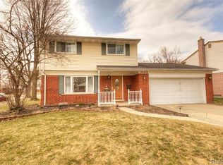 15169 Houghton St, Livonia, MI 48154