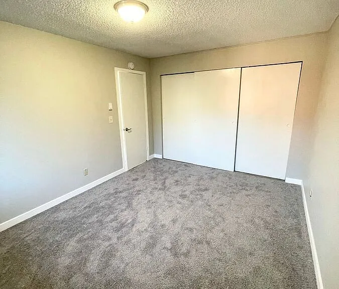 5200 University Way NE #402 — Photo 17
