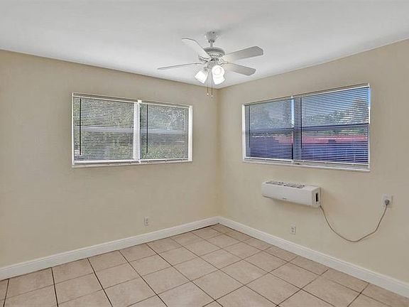 4th image of 1035 NW 7th Ave #1
