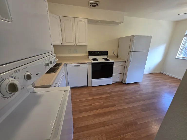 2300 Virginia St #2 — Photo 2
