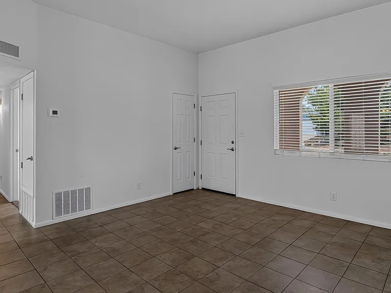 10501 Delicado Pl NE — Photo 4