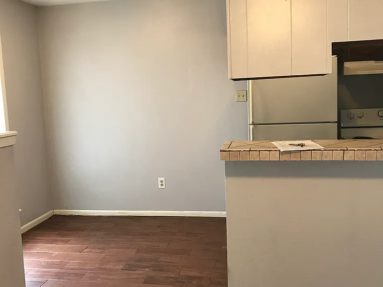 1429 Hillside Dr — Photo 7