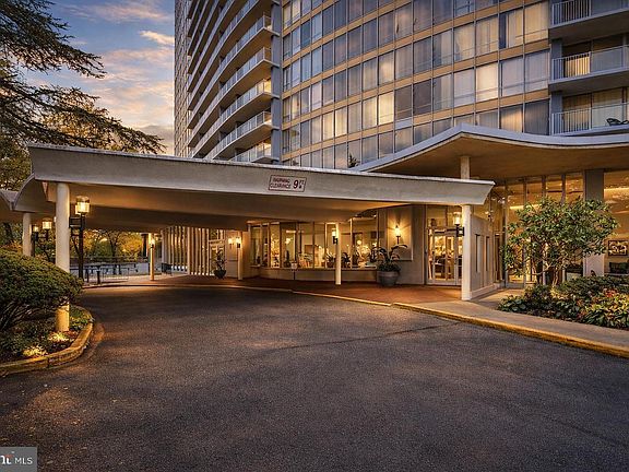 3rd image of 3900 Ford Rd APT 9K