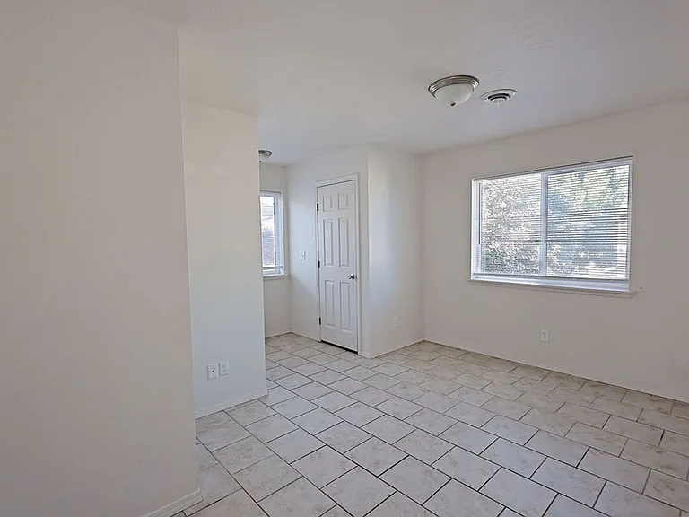 257 Robbins Ave — Photo 15