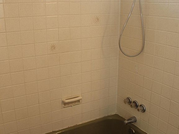 3rd image of 1315 Peniston St #B