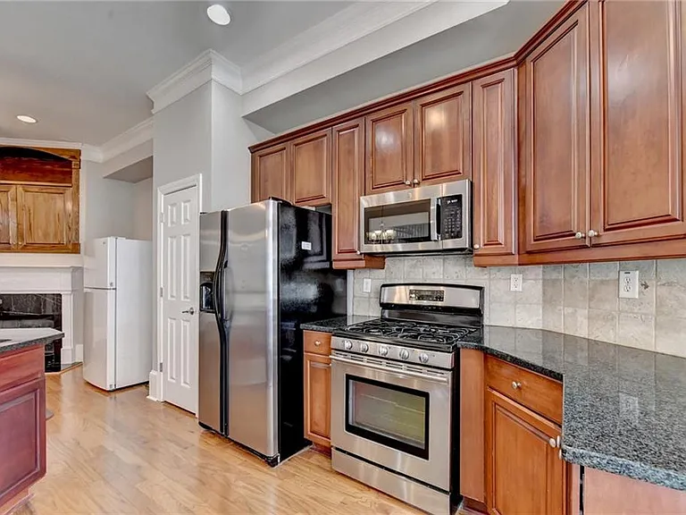 813 Clifton Heights Ln NE — Photo 15