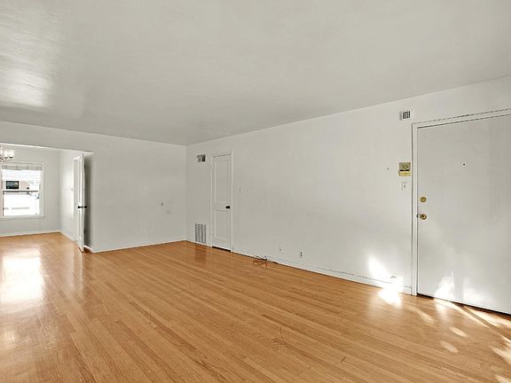 3rd image of 2828 Edison St APT 9