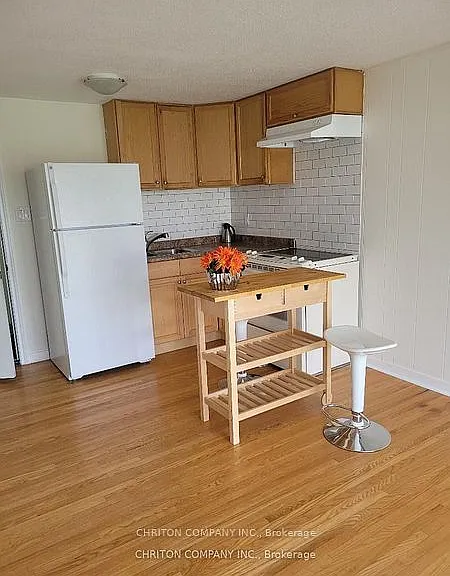 566 Chantenay Dr — Photo 1