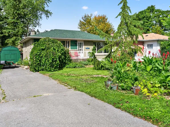 244 Yonge St, Kingston, ON K7M 1G5