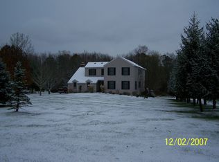 83 Grayrock Rd, Clinton, NJ 08809