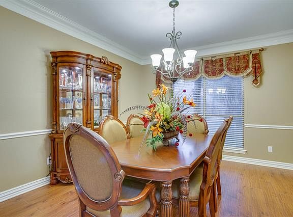 2nd image of 3359 Oak Creek Dr