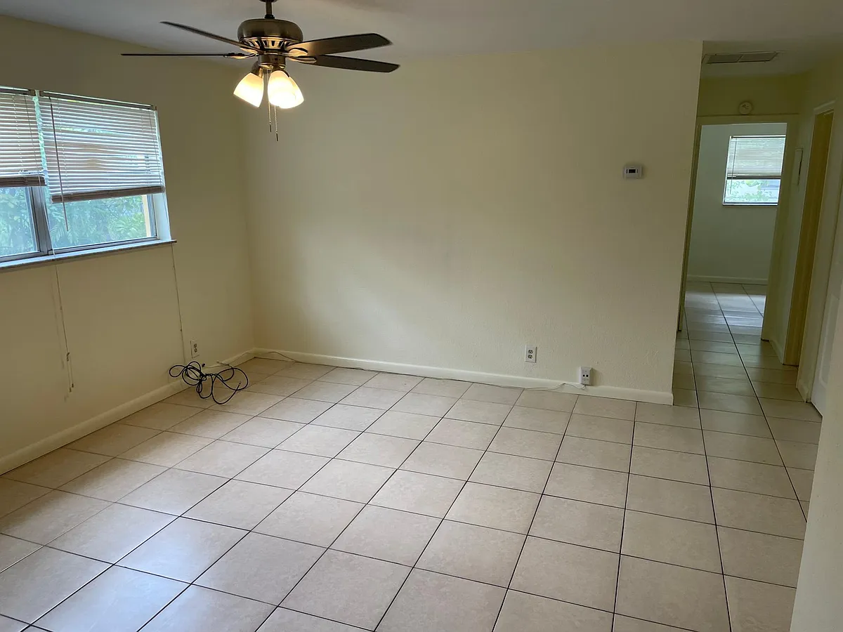 Building Photo - 7314 NW 38th St #4
