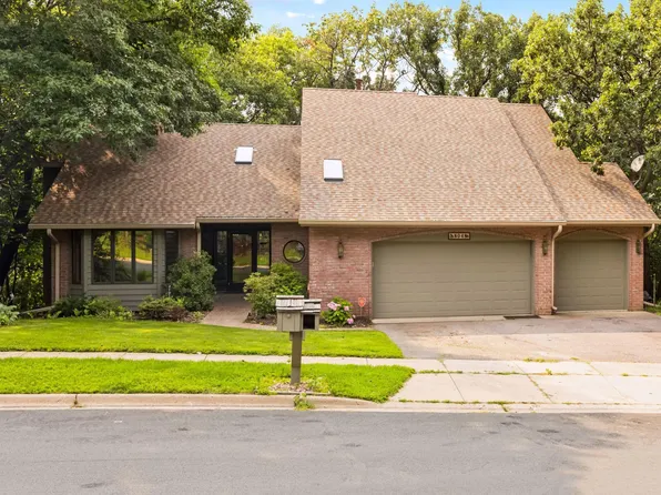 8048 Telegraph Rd, Bloomington, MN 55438