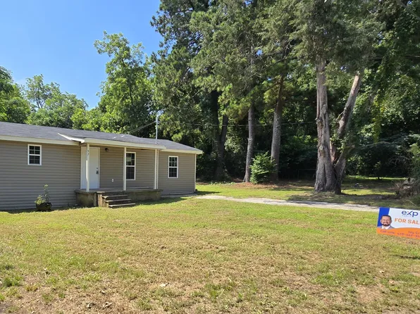 57 Kemp St, Fort Valley, GA 31030