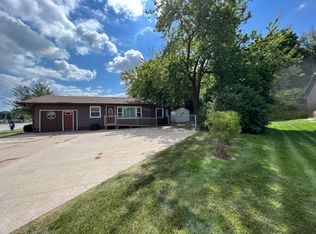 1504 Bidwell Rd, Muscatine, IA 52761