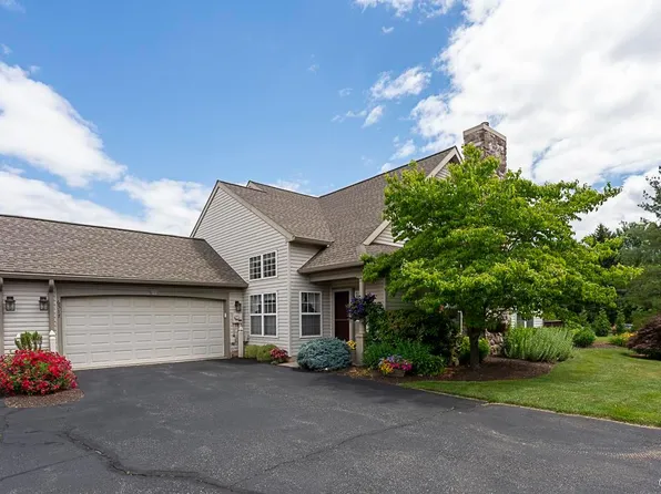 6517 Charles Ct, Macungie, PA 18062