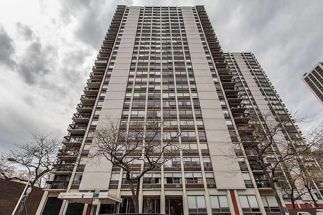 1st image of 1455 N Sandburg Ter APT 1207
