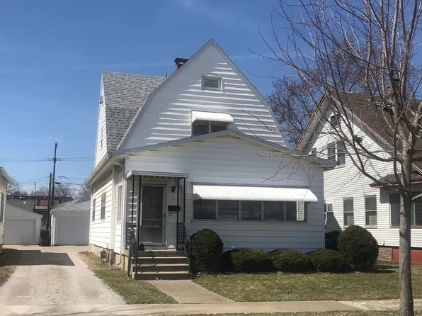 317 N Madison St, Clinton, IL 61727