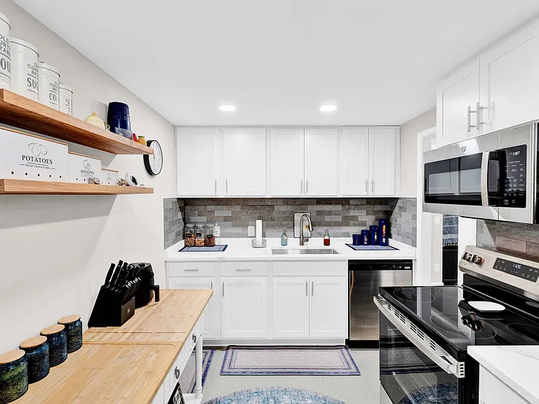 Heathmore Villas Apartments — Photo 42