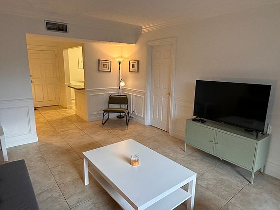 3rd image of 490 NW 20th St APT 216