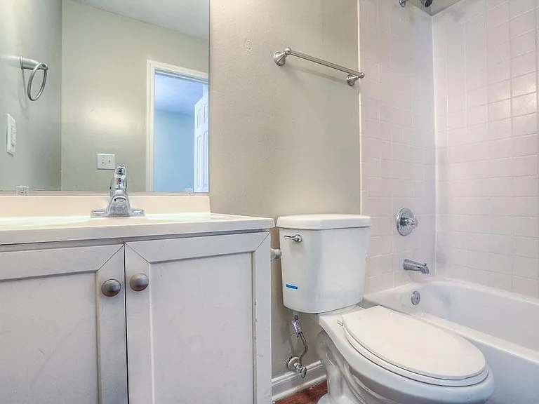 10610 Pine Landing Dr #B — Photo 11