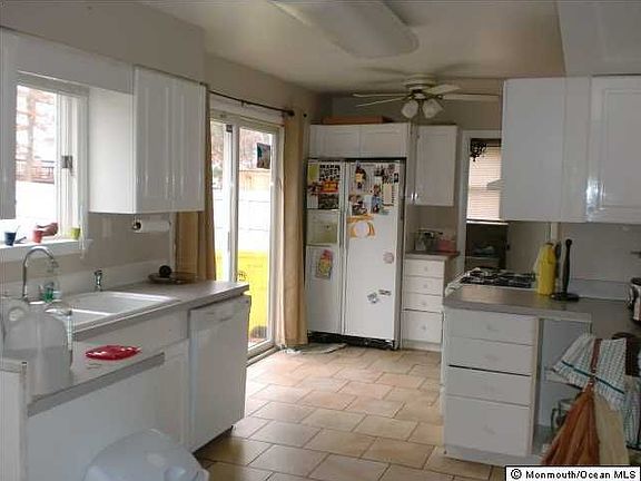 2nd image of 212 Saint Nicholas Ave