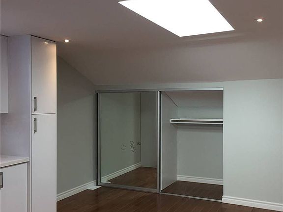 4th image of 1088 Pearson Dr