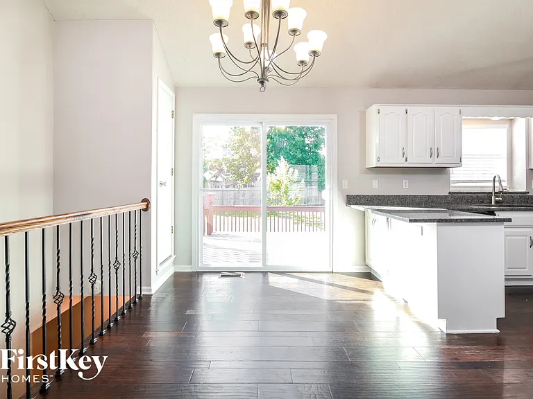 1010 Peggy Dr — Photo 5
