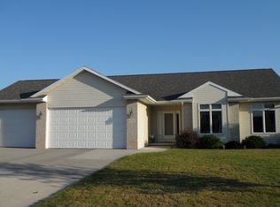 W5567 Bailey Dr, APPLETON, WI 54915