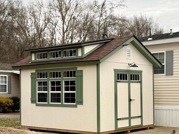 4th image of 92 Arrowhead Rd