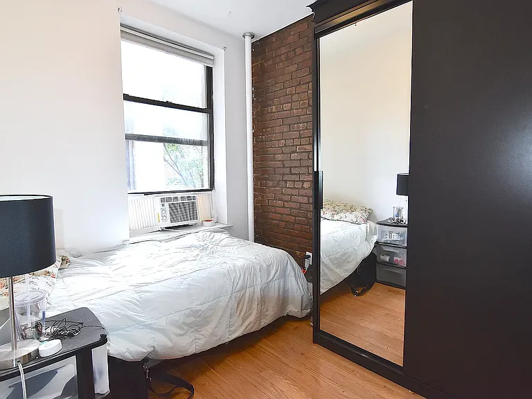 104 E 4th St #D7 — Photo 12