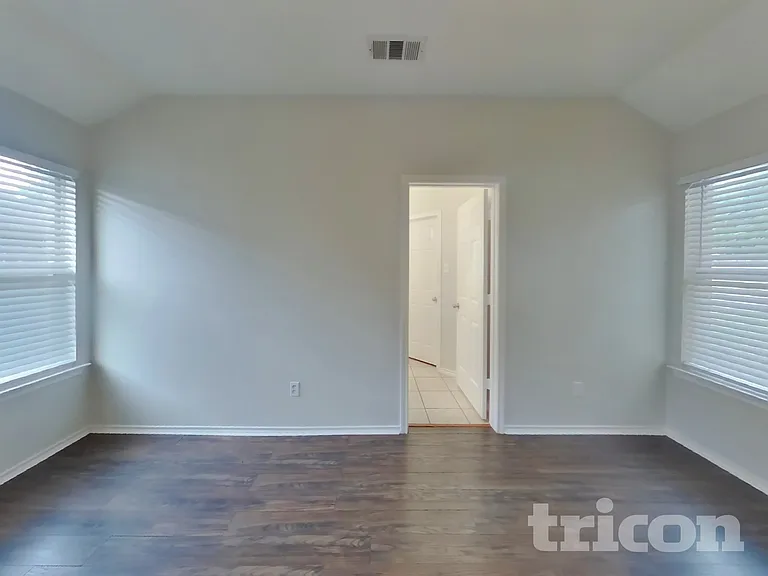 1630 Emily Ln — Photo 7