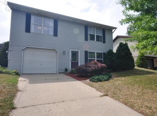 3413 Heron Ave SW, Wyoming, MI 49509