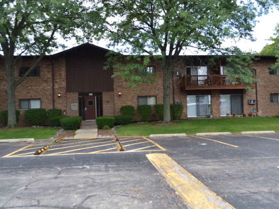 1st image of 100 Willow Ln APT 105