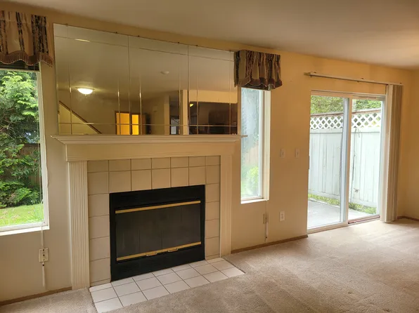 5004 168th St SW APT A, Lynnwood, WA 98037
