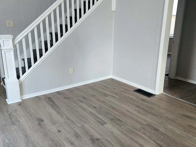 120 Garfield Ave — Photo 5