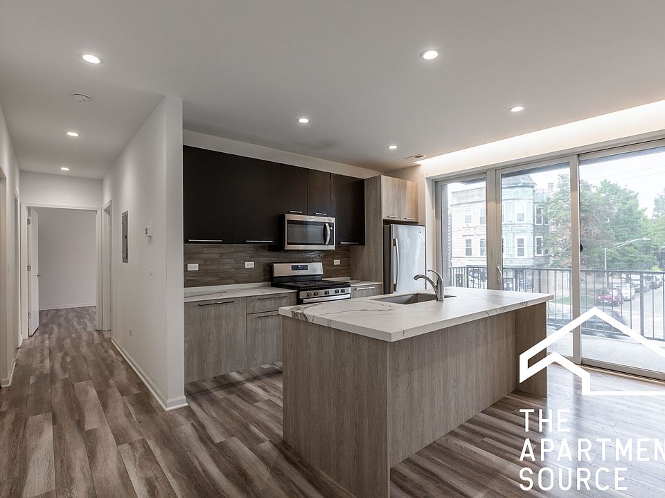 1st image of 2533 W Fullerton Ave #201