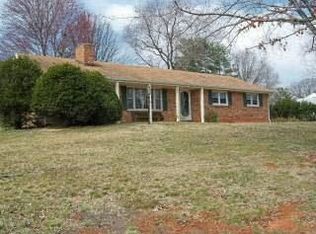 1701 Vista Cir, Bedford, VA 24523